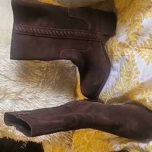 New Vince Camuto Water-Resistant Brown Boots size 9.5